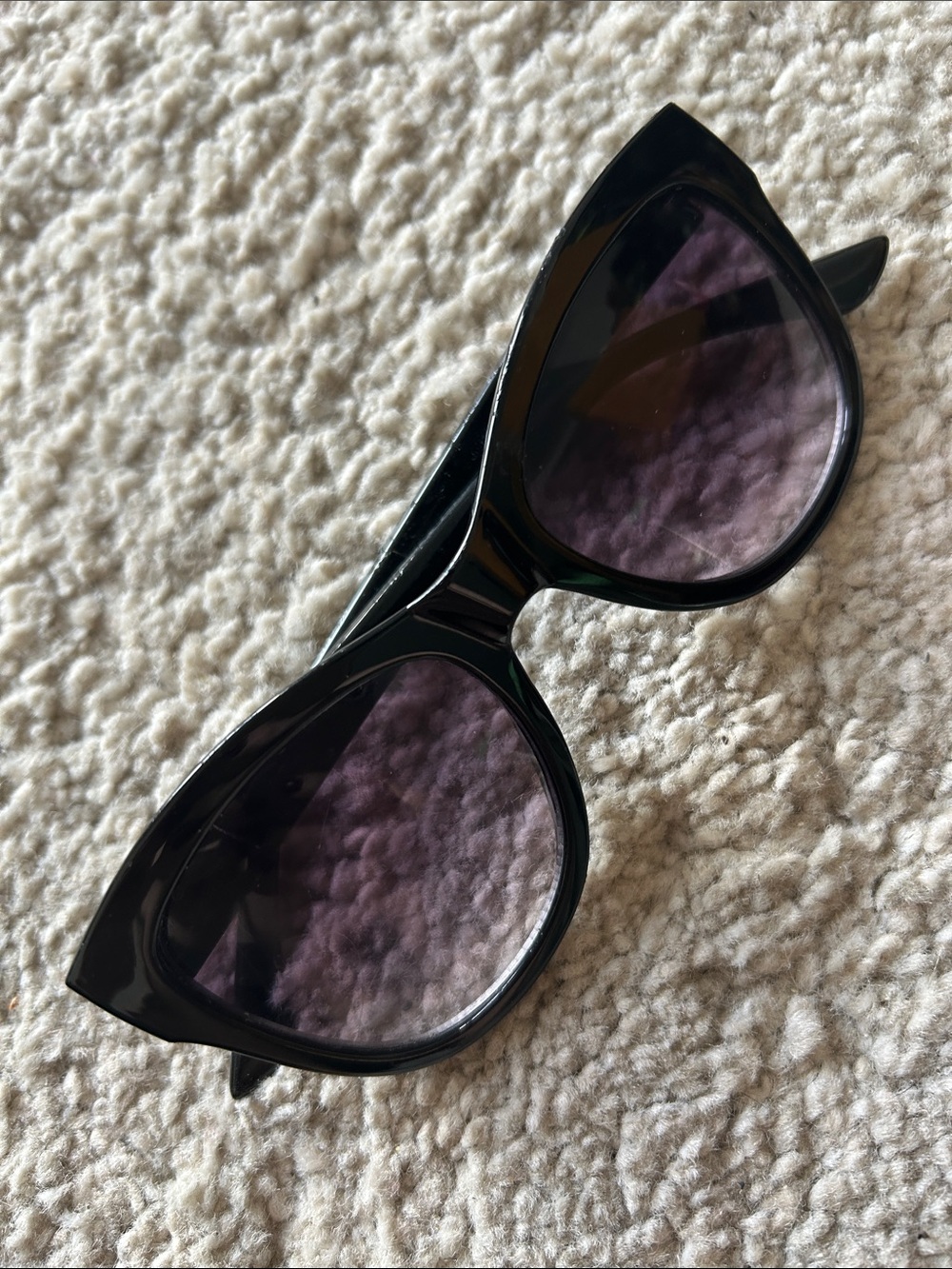 Oscar de la Renta Classic Black Cat-Eye Women's Sunglasses, worn condition